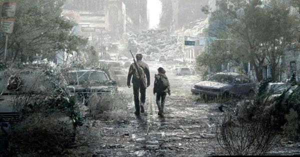 Bella-Ramsey-and-Pedro-Pascal-walking-towards-destroyed-city-in-the-last-of-us