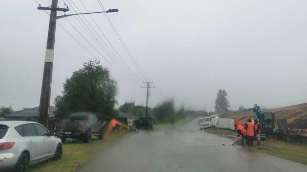 罗托鲁瓦的雷暴预警:司机被警告不要上路