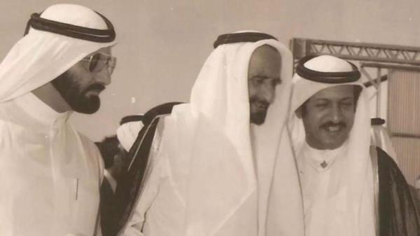 迪拜:谢赫·穆罕默德哀悼著名商人穆罕默德·赛义德·穆拉的去世